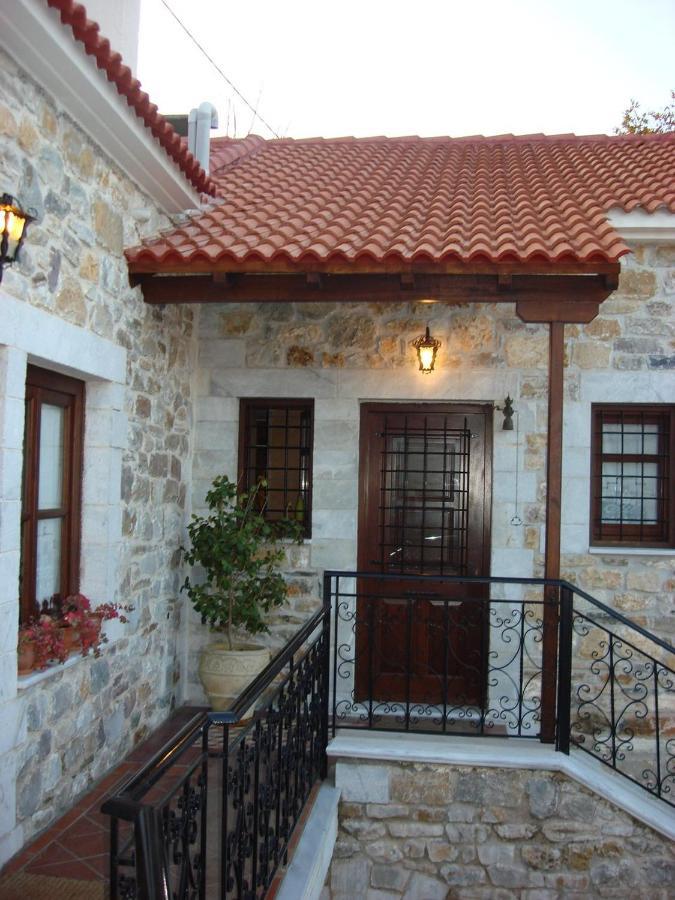 Ξενωνασ Σελινουντα Hotel Kosmas Bagian luar foto