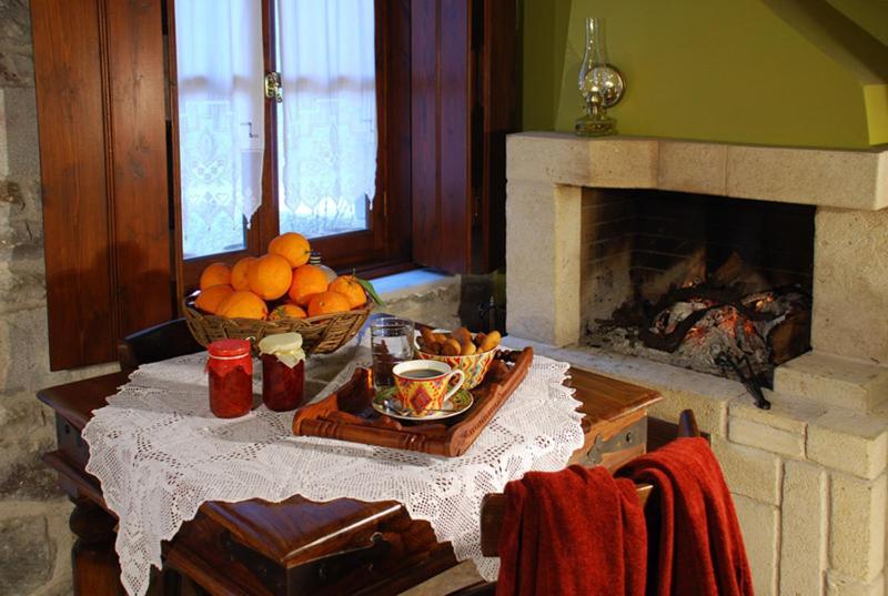 Ξενωνασ Σελινουντα Hotel Kosmas Bagian luar foto
