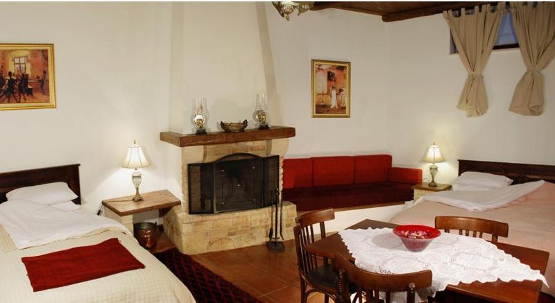 Ξενωνασ Σελινουντα Hotel Kosmas Bagian luar foto