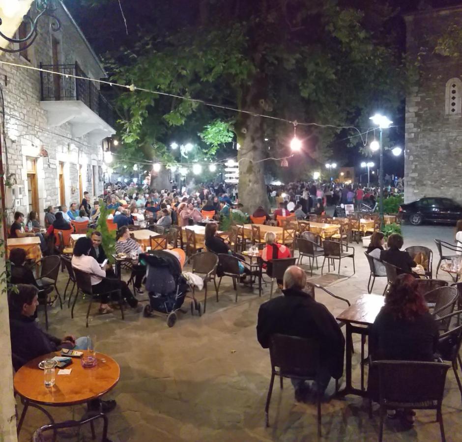 Ξενωνασ Σελινουντα Hotel Kosmas Bagian luar foto