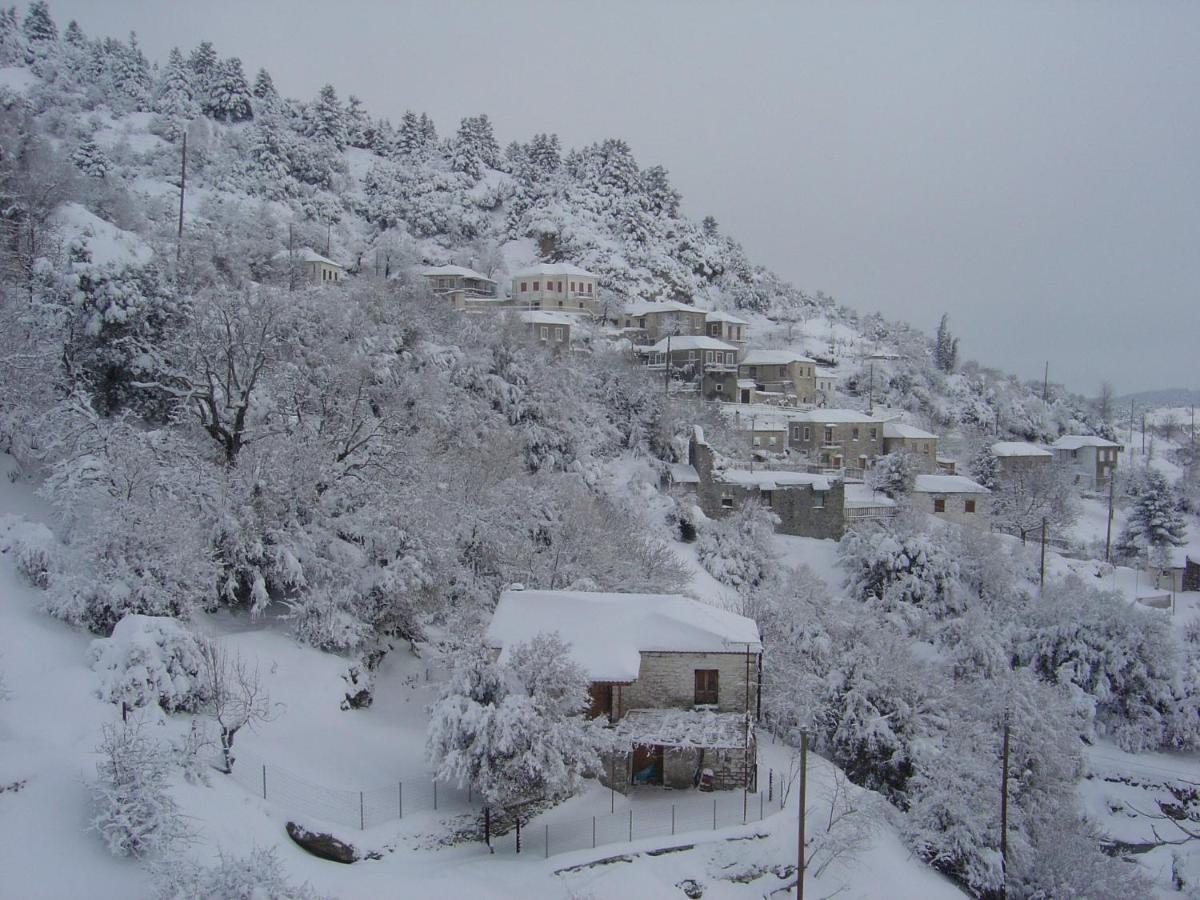 Ξενωνασ Σελινουντα Hotel Kosmas Bagian luar foto